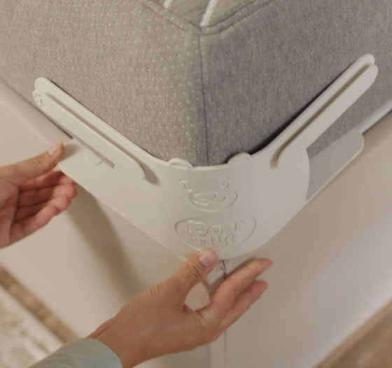 Bear Hug Sheet Holders features the perfect fit for bed sheet corners